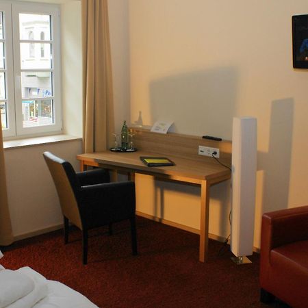 Hotel Stadt Steinheim Номер фото