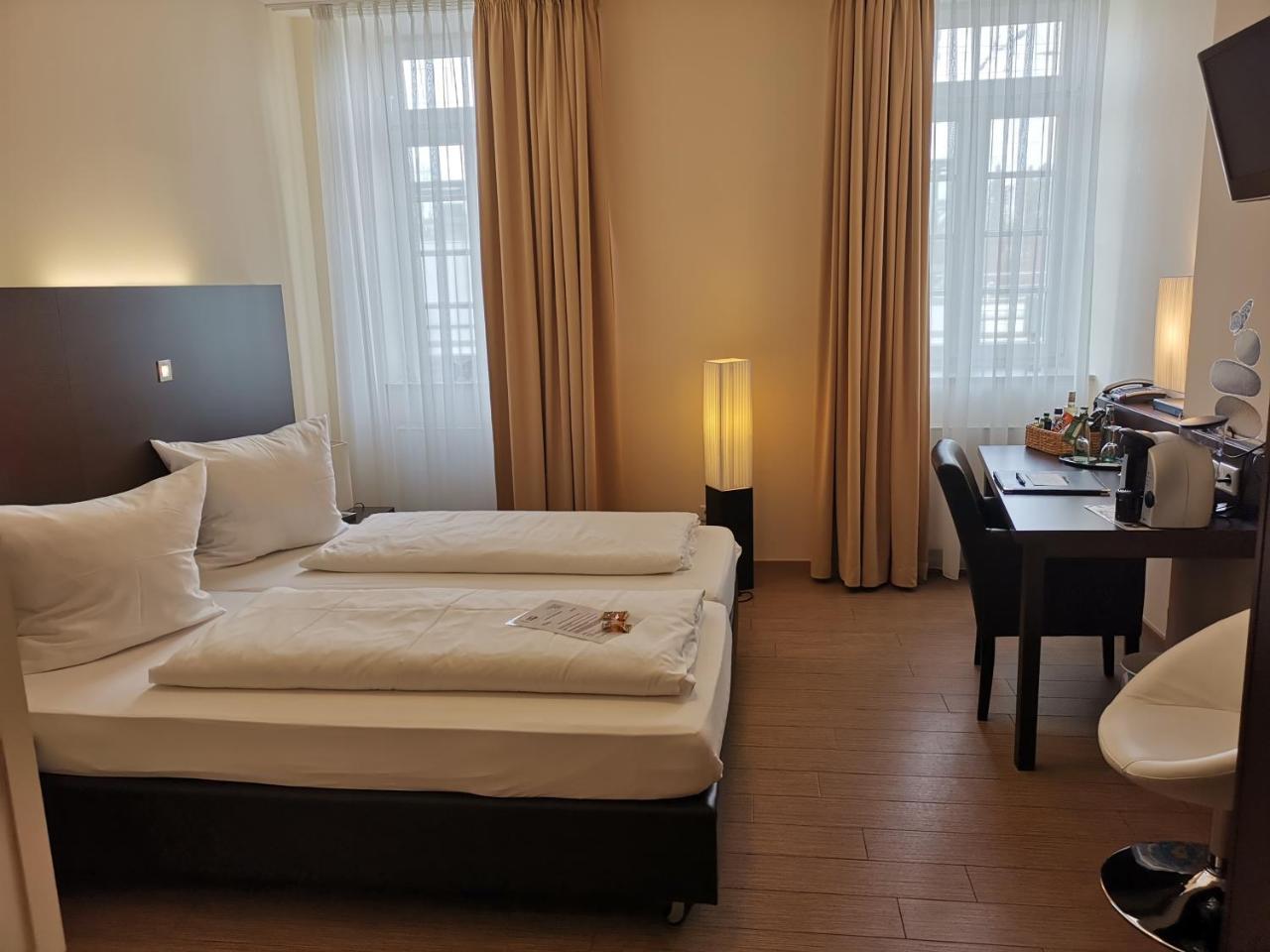 Hotel Stadt Steinheim Экстерьер фото